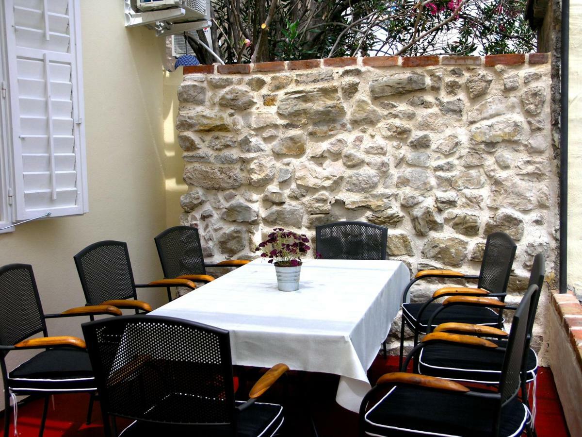 Holiday Home Lija Center راب المظهر الخارجي الصورة